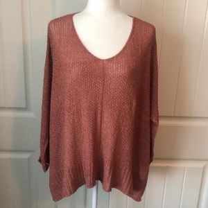 VICI Sweater with 3/4 sleeves, split hem at sides, M